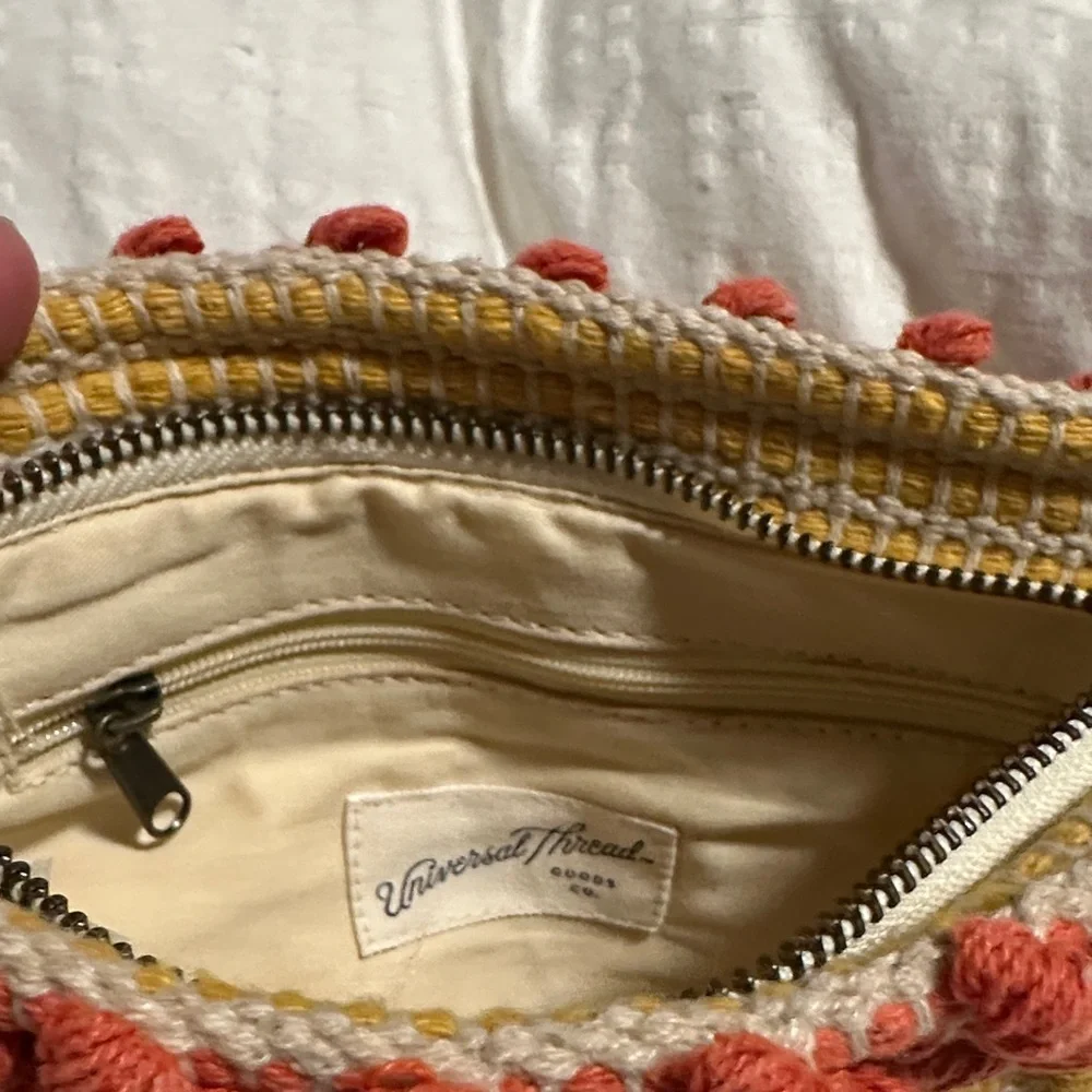 Universal Thread Textured Cosmetic Bag -‎ Red and Yellow - Picture 4 of 6